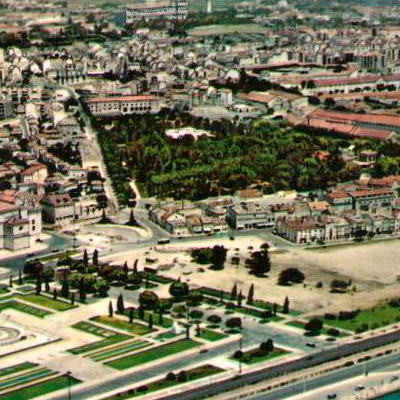 Vista aérea da zona de Belém onde é visível o espaço ocupado pelo Jardim e Museu Agrícola do Ultramar, ca.1960