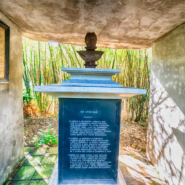 Jardim Oriental - Réplica de Busto de Luís de Camões, ca.1990